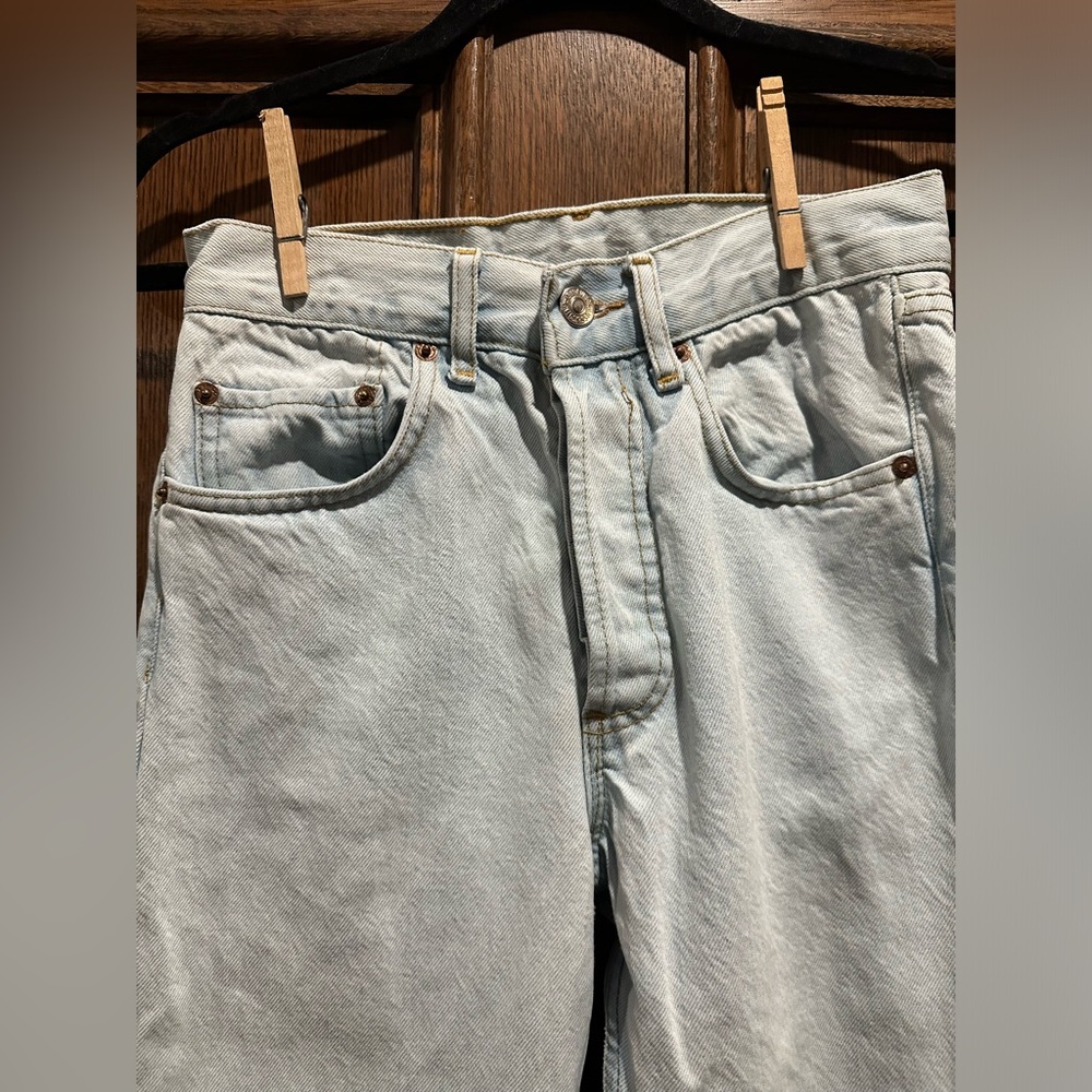Light Blue Women’s Levi’s 27x32